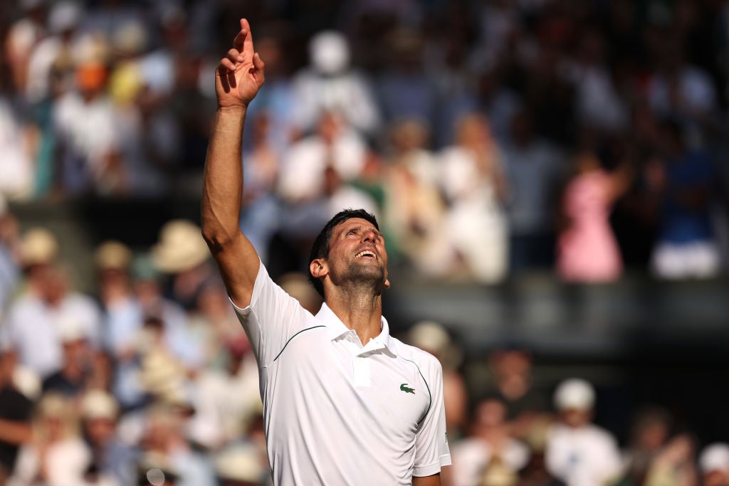 Djokovic está a un paso del récord masculino de Wimbledon de Roger Federer