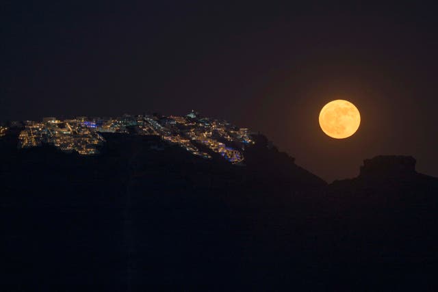 <p>La luna de Fresa</p>