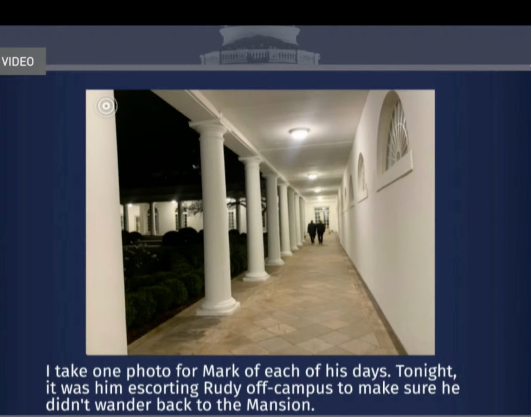<p>Mark Meadows escolta a Rudy Giuliani fuera de la Casa Blanca</p>