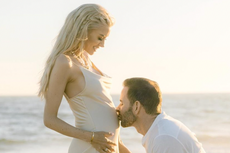 Heather Rae Young y Tarek El Moussa anuncian que están esperando a su primer hijo en Instagram