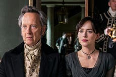 “Persuasion” es un desastre monumental: ¿cómo pudo Netflix equivocarse tanto con Jane Austen