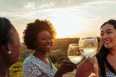 Dos cucharadas de vino al día es la cantidad “segura” para mujeres menores de 40 años