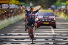 Pedersen gana 13ra etapa del Tour, Vingegaard sigue de líder