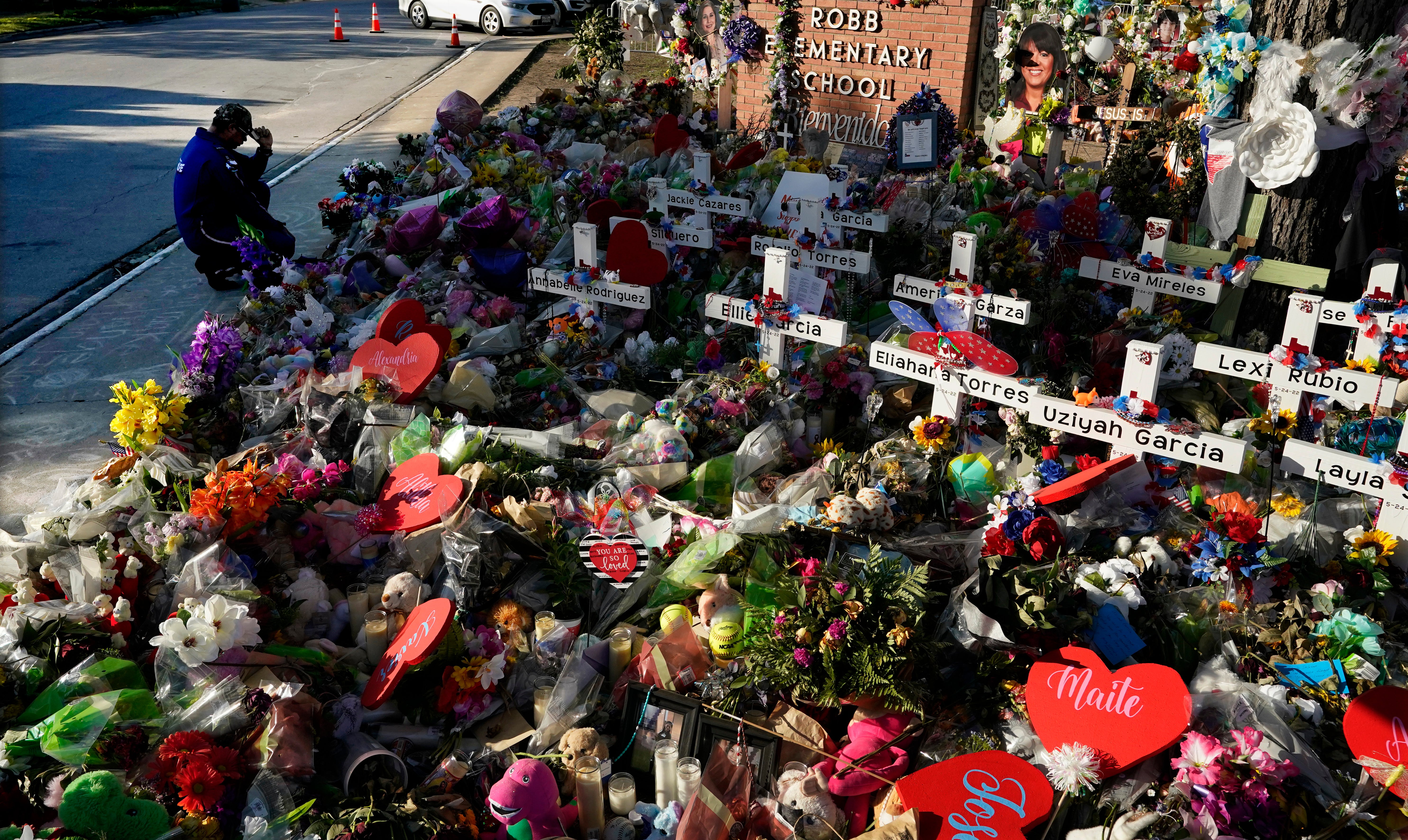 El tirador de Uvalde nunca había disparado un arma antes de la masacre en la escuela