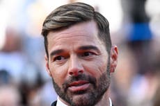 Ricky Martin niega la “repugnante” acusación de que tuvo una relación de carácter sexual con su sobrino