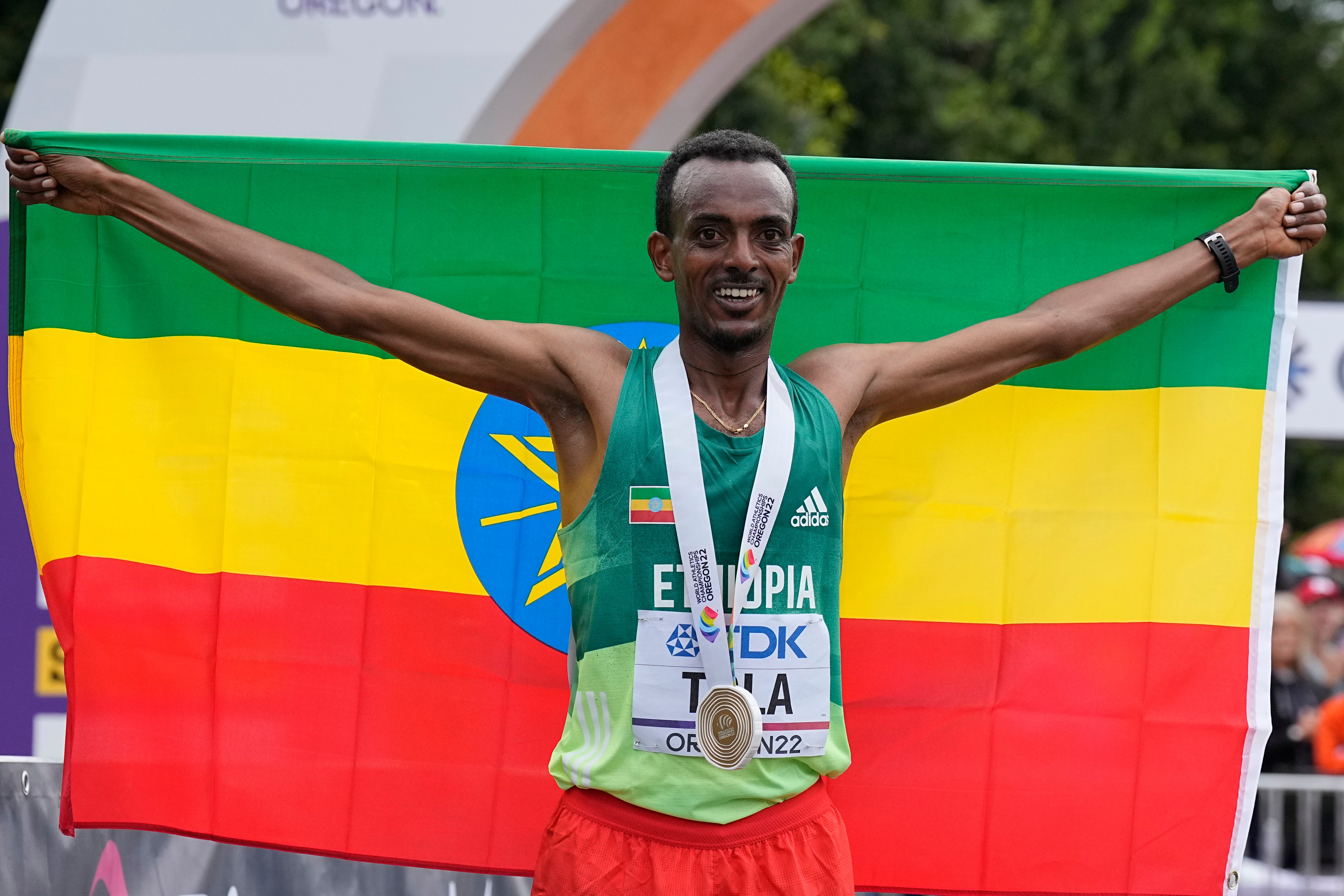 Tola gana maraton y Etiopia hace el 1 2 en el Mundial Independent Espanol