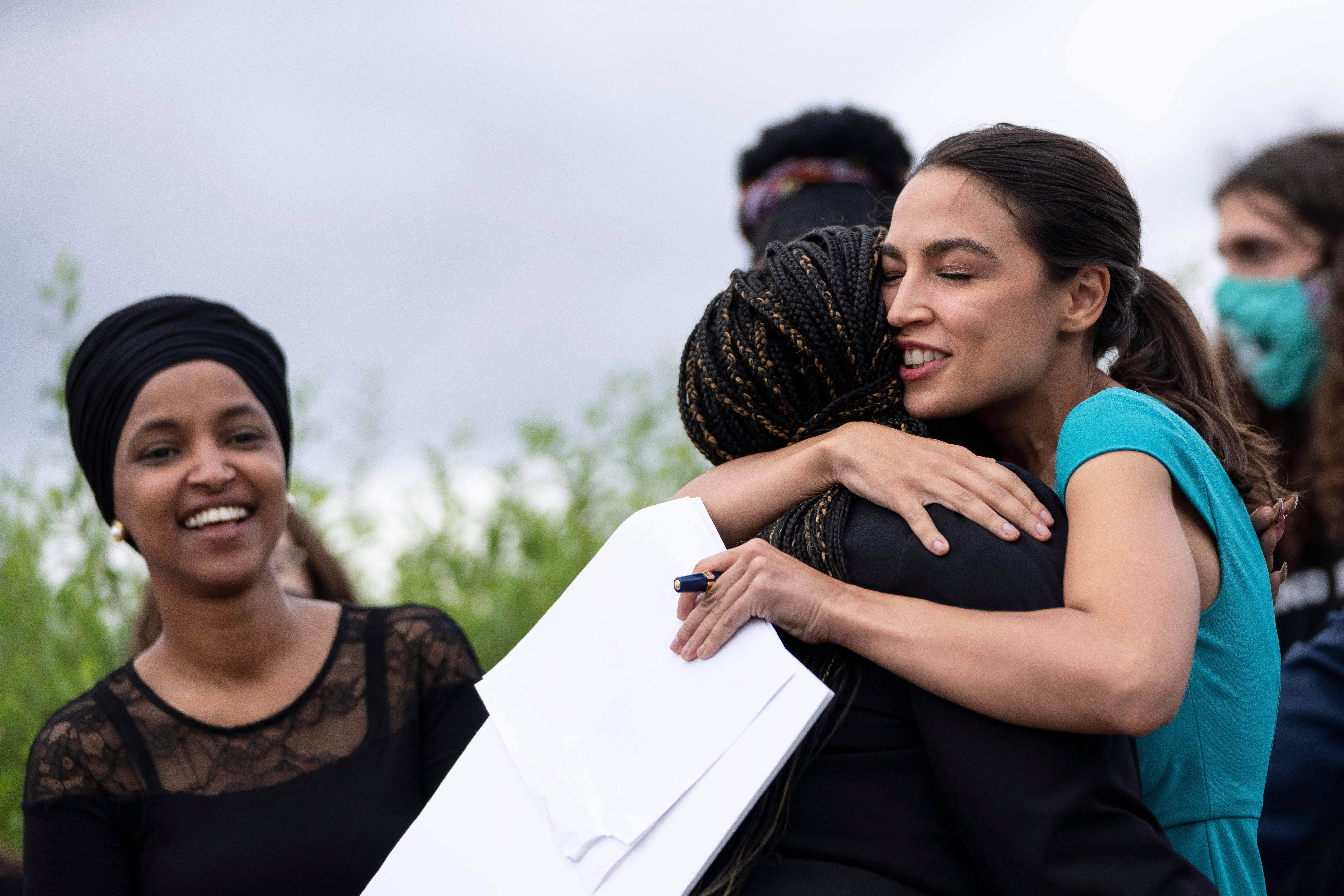 Oficinas de AOC, Ilhan Omar y Cori Bush entre las primeras en sindicalizarse