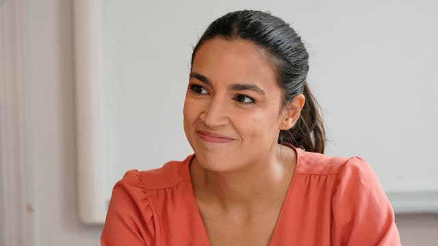 OCASIO CORTEZ ENCRUCIJADA