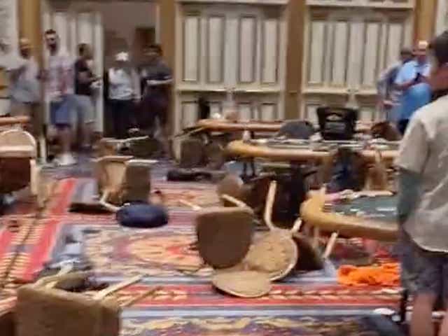 Los videos e imágenes compartidos en Twitter capturaron el caos que se desarrolló en el MGM Grand el fin de semana.