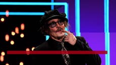 Johnny Depp pasea con misteriosa mujer en Italia, ¿será su nuevo amor?