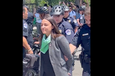 AOC y otros legisladores son arrestados frente a la Corte Suprema durante protesta por el derecho al aborto