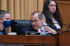 Demócratas impulsan ley que prohíbe armas semiautomáticas