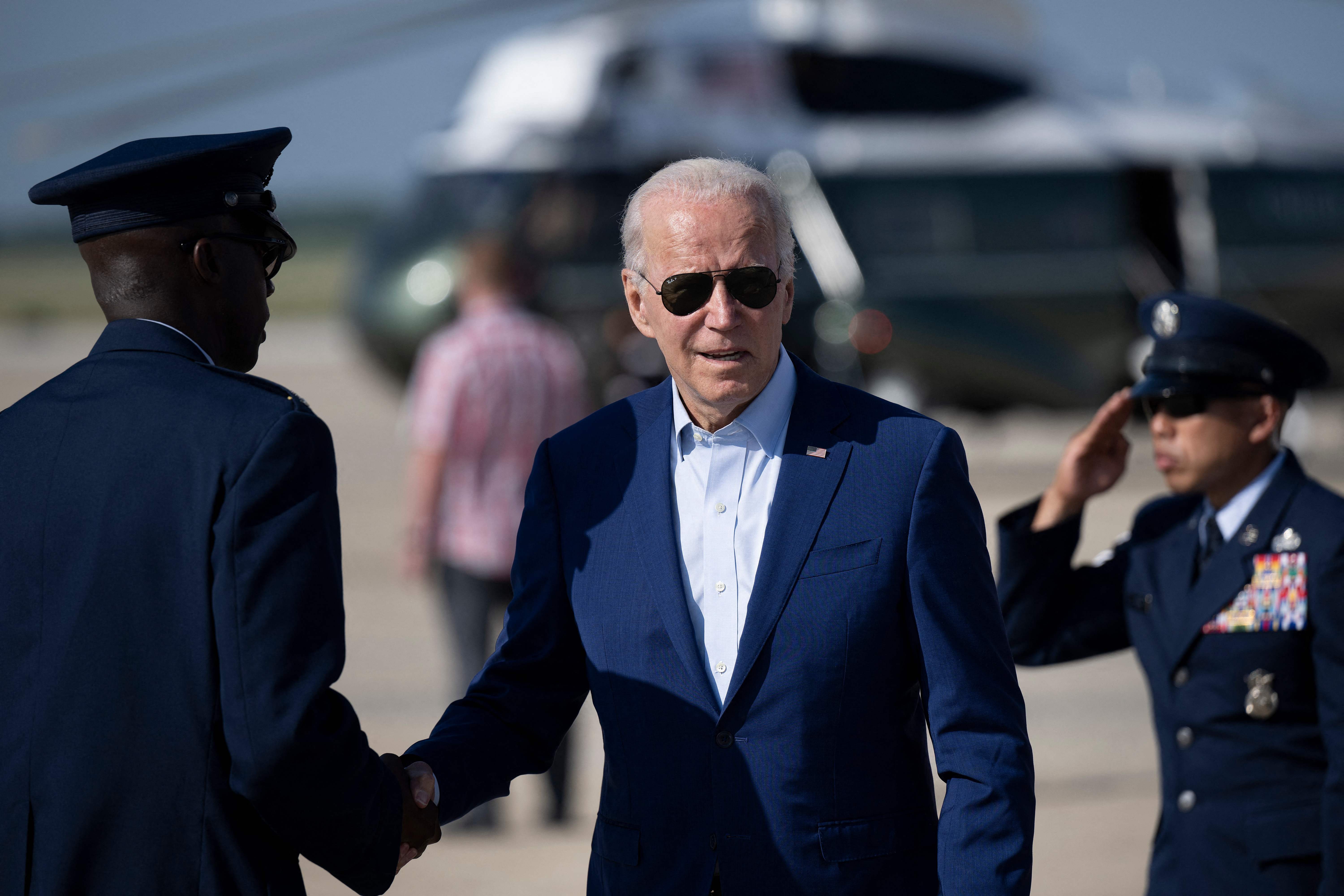 Joe Biden dio positivo a covid-19, anuncia Casa Blanca