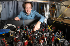 Científicos crean computadora cuántica que se libera del sistema binario