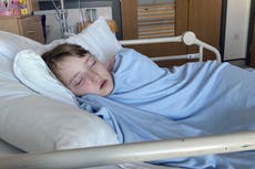 Madre pensó que su hija, de 10 años, “solo era torpe” antes de diagnóstico de cáncer agresivo