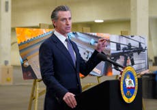 California aprueba polémica ley de control de armas