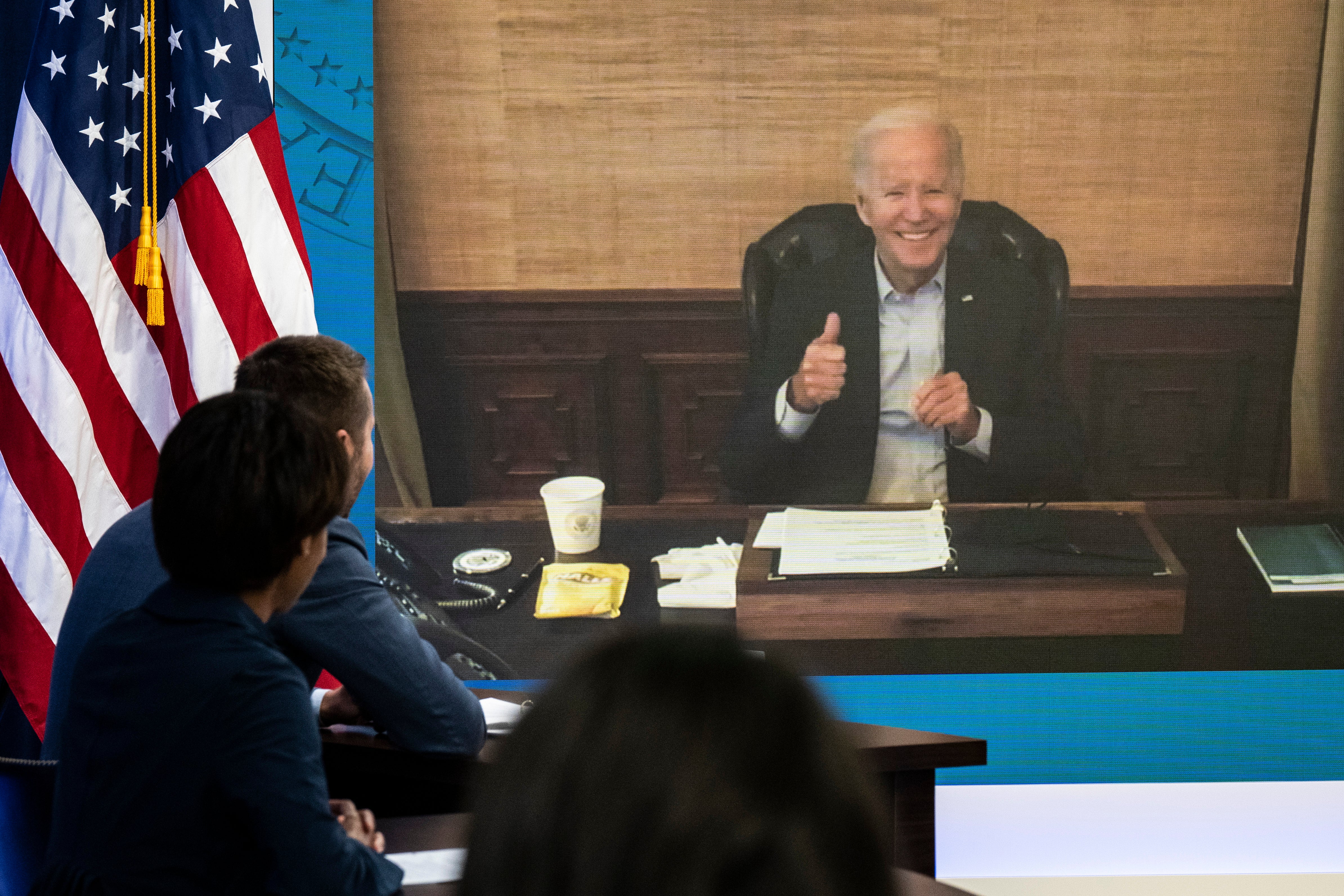 Biden pudo haberse infectado con la variante BA5 de covid, dice médico