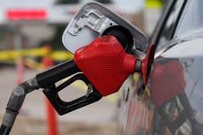 Disminuyen precios de la gasolina en EEUU