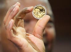 Zimbabue usa monedas de oro contra la inflación