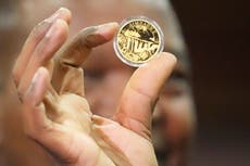 Zimbabue usa monedas de oro contra la inflación