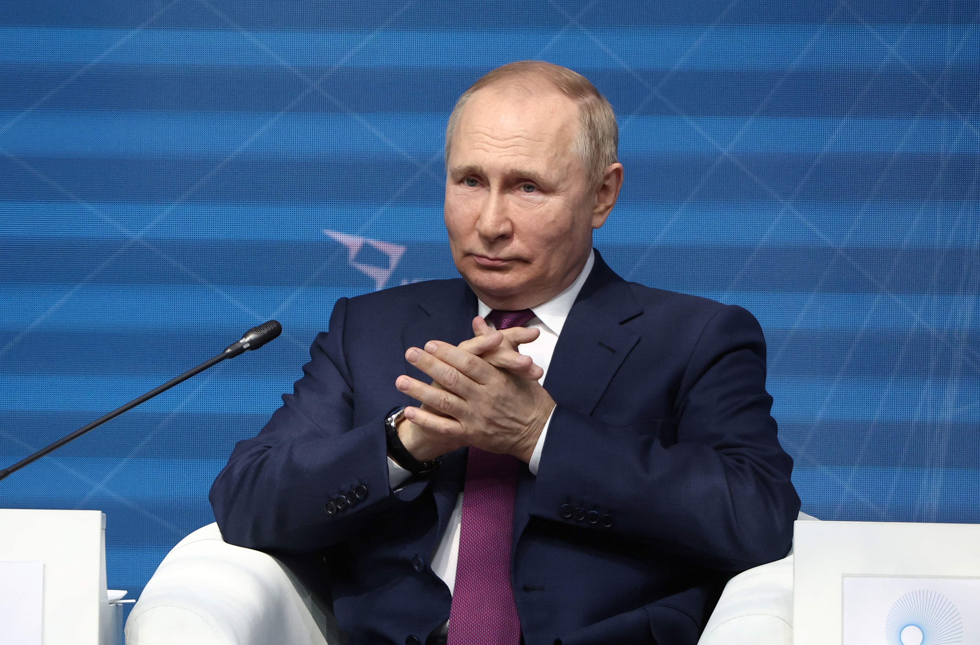 Vladimir Putin durante una sesión del foro Strong Ideas for a New Time en Moscú