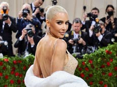 Kim Kardashian provoca críticas tras compartir foto de su hija Chicago y Kendall Jenner