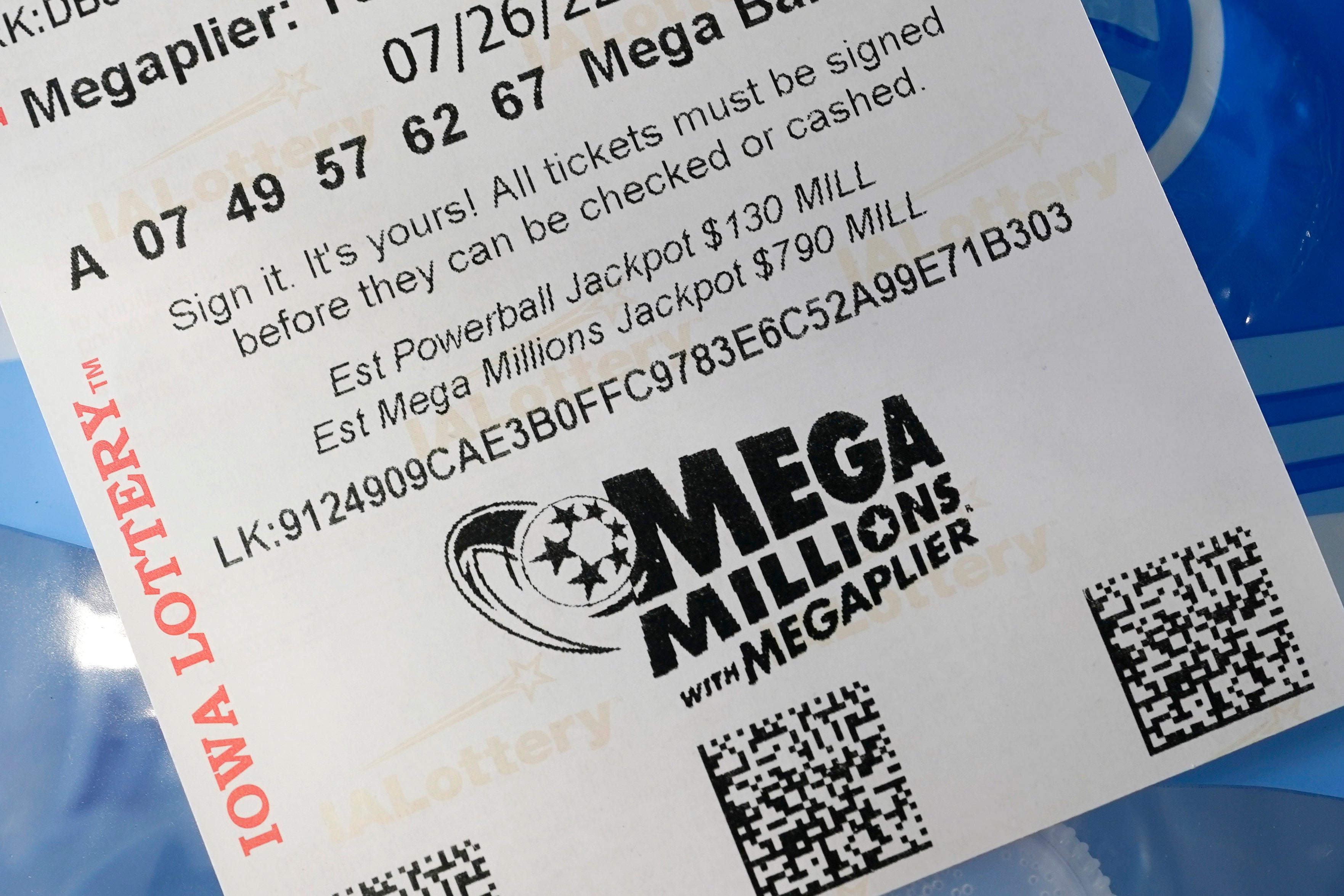 El premio mayor de Mega Millions sube a más de $1 mil millones luego de que no se sorteara un ganador