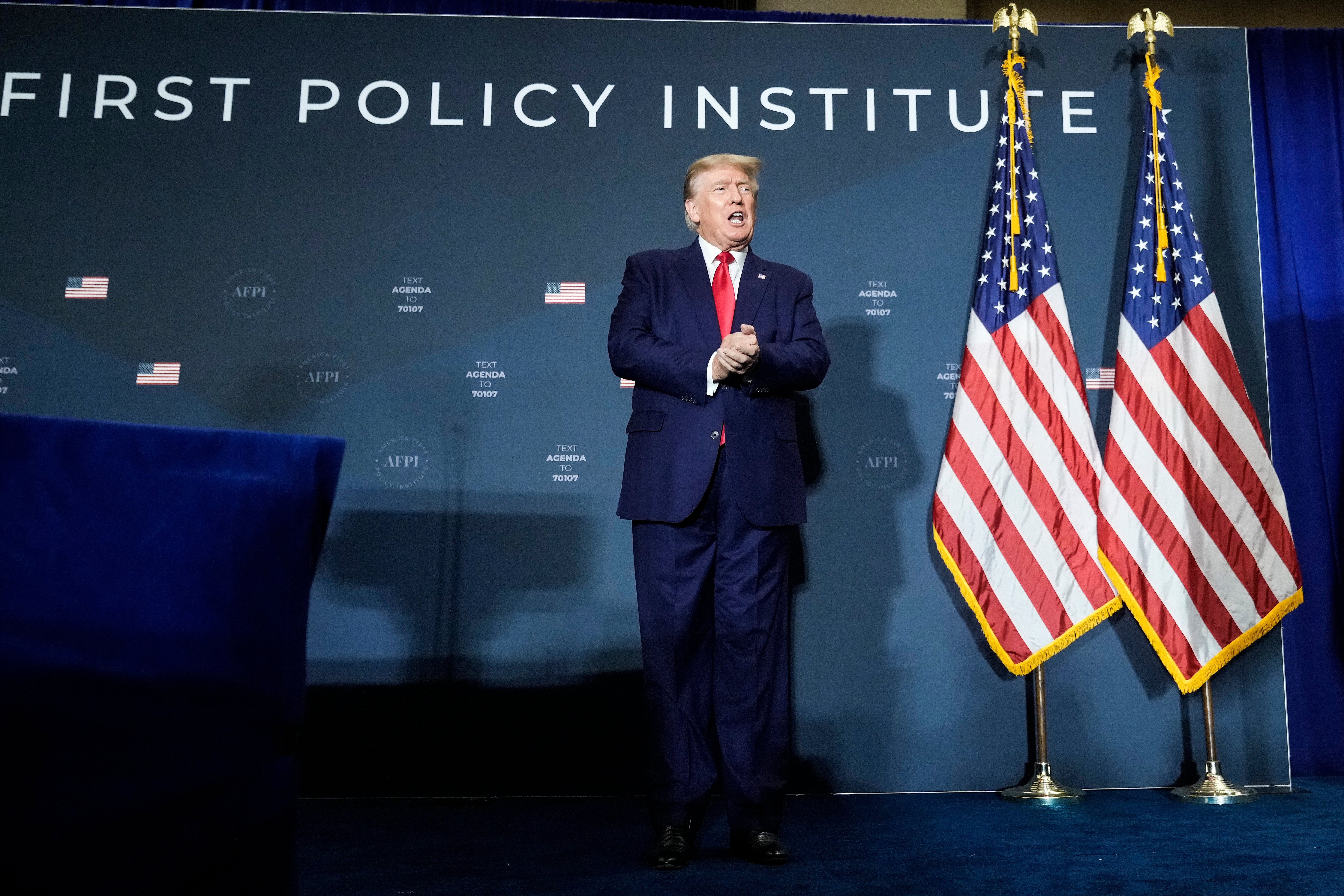 Trump pide pena de muerte “rápida” para traficantes de drogas durante un discurso en Washington