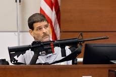 Nikolas Cruz afirmó que compró el rifle AR-15 para “ir a disparar con amigos”, escucha jurado durante juicio