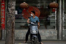Estudios sustentan teoría de que COVID salió de naturaleza