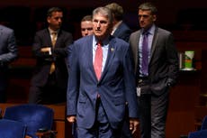 Manchin dice que llegó a un acuerdo con Schumer sobre proyecto de ley que aborda el clima y la atención médica