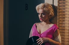 Ana de Armas luce los rizos platinados de Marilyn Monroe en tráiler de ‘Blonde’