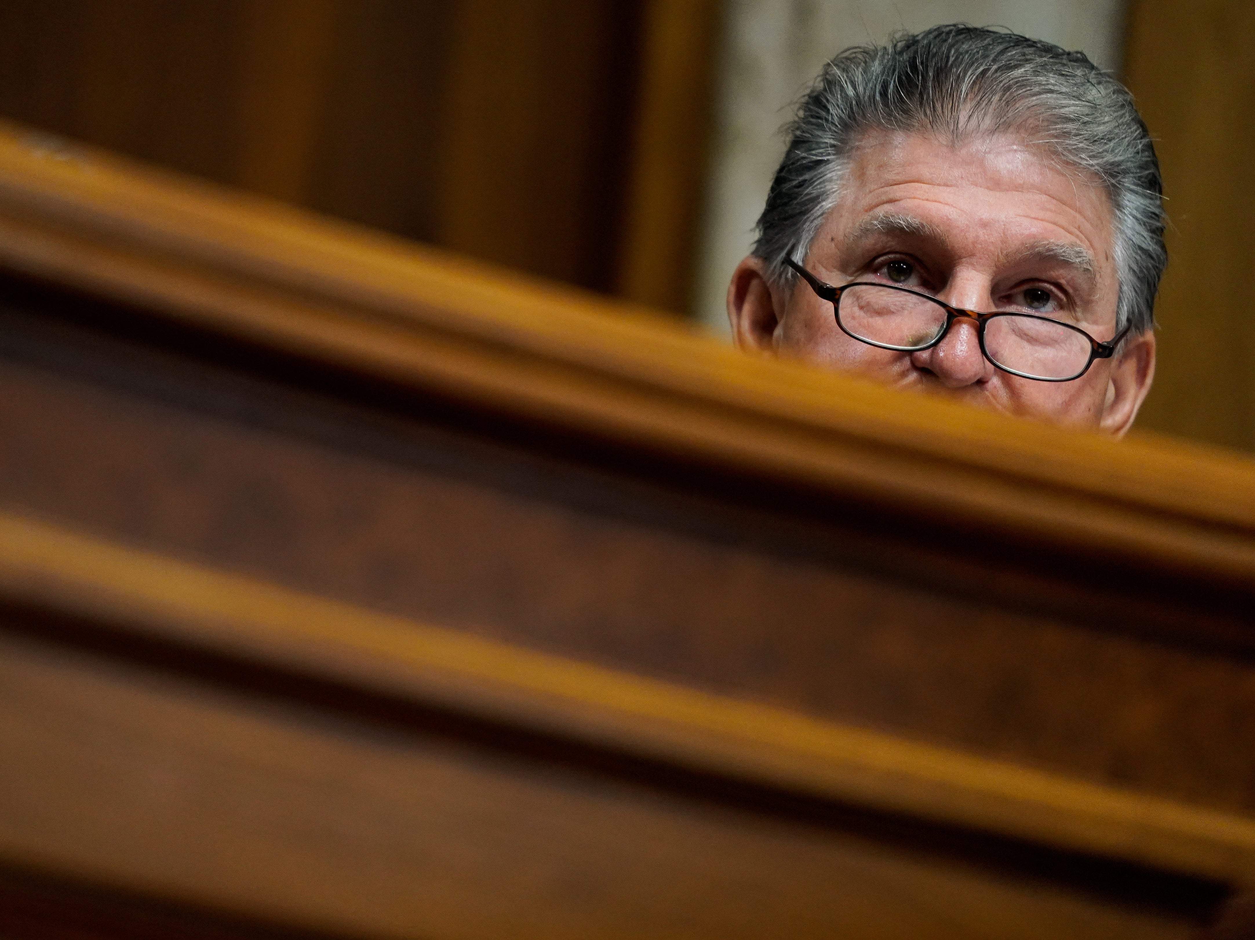 Joe Manchin le acaba de ofrecer a Joe Biden un salvavidas. ¿Y ahora qué?