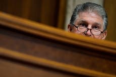 Joe Manchin le acaba de ofrecer a Joe Biden un salvavidas. ¿Y ahora qué?