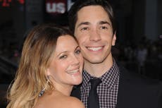 Drew Barrymore revela las razones por las que su ex Justin Long “consigue a todas las mujeres”