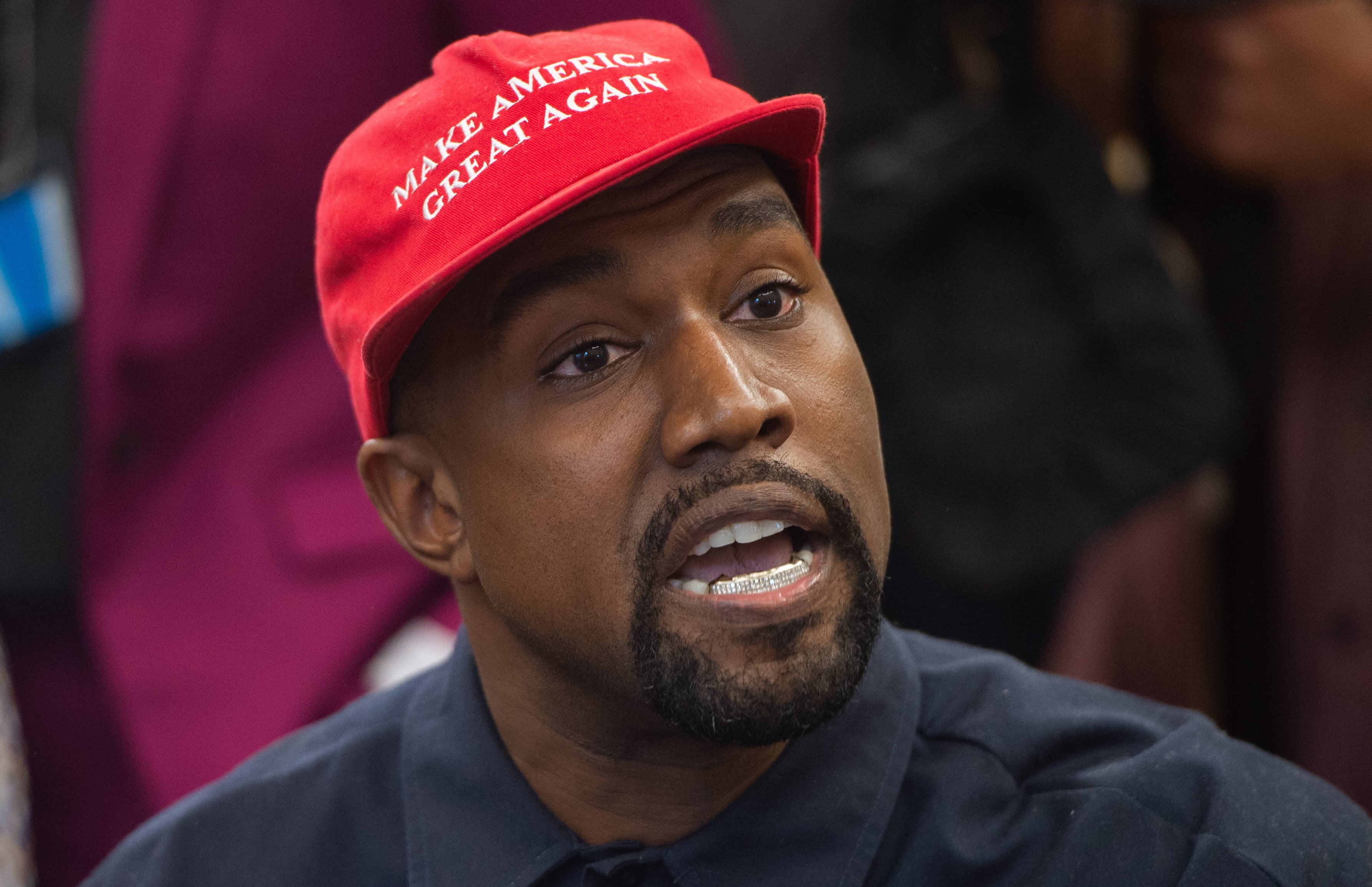 Twitter bloquea a Kanye West por tuit antisemita
