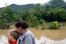 El número de muertos en las inundaciones de Kentucky se eleva a 25 y el gobernador advierte que aumentará