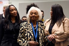 Nichelle Nichols: la actriz pionera de ‘Star Trek’ muere a los 89 años