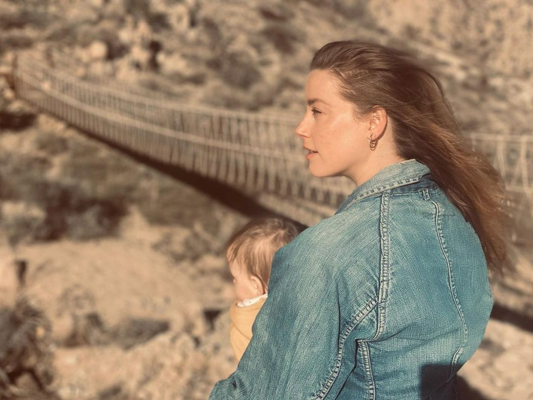 Amber Heard “vende su casa en desierto de California por $1 millón” tras perder el juicio contra Johnny Depp