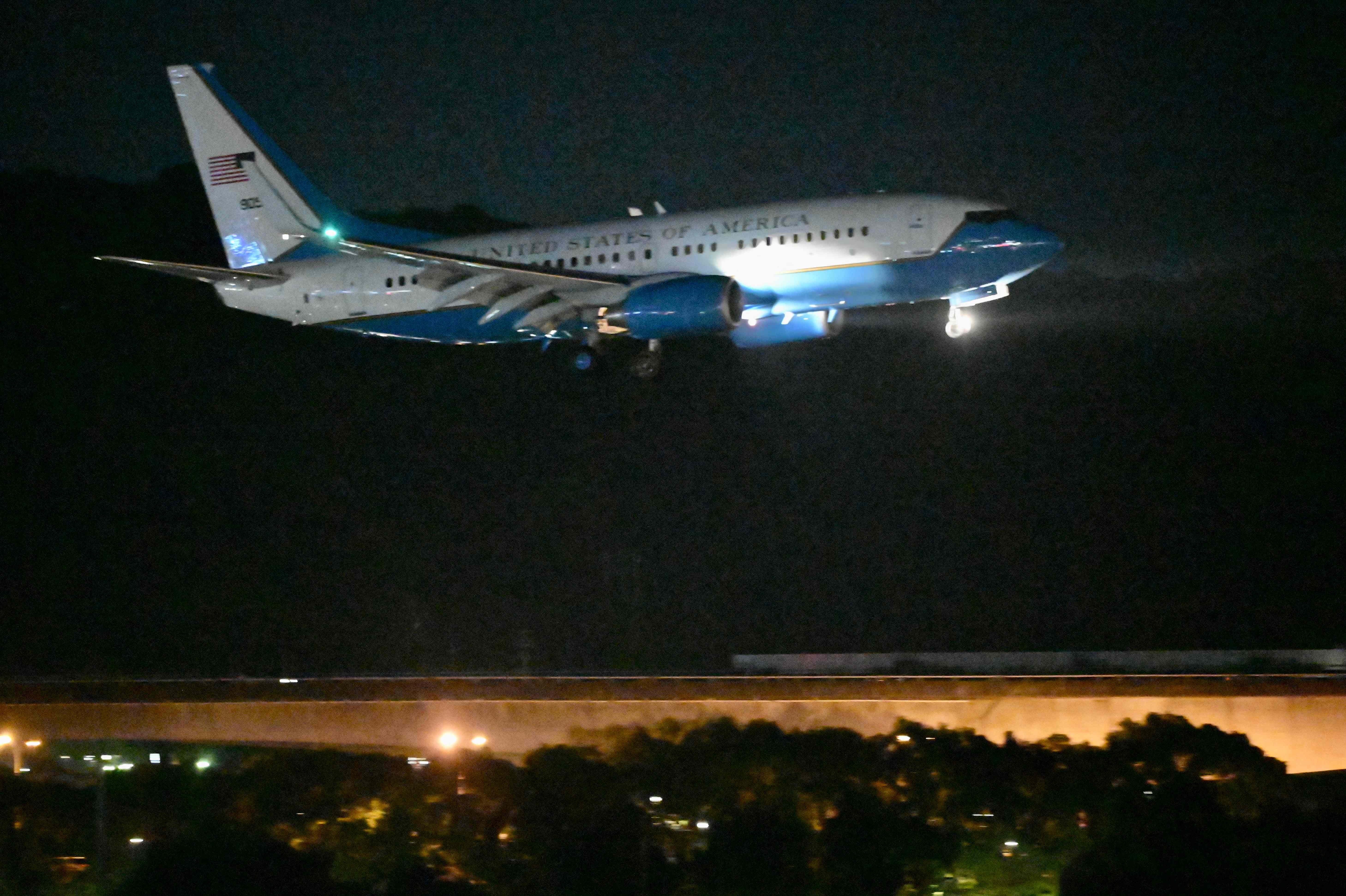 Un avión militar estadounidense en el que viajaba Pelosi aterriza en Taipei este martes