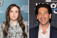Lena Dunham alaba el profesionalismo de Jon Bernthal para grabar escenas de sexo