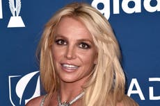 Britney Spears critica a iglesia católica que no le permitió celebrar su boda allí
