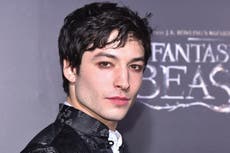 Acusan a Ezra Miller de hurto con intención dolosa en Vermont