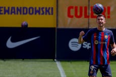 “Mi edad no importa”, afirma Lewandowski a hinchas del Barca