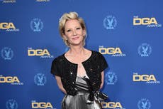 Anne Heche es hospitalizada tras estrellarse en su vehículo