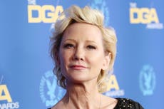 Anne Heche se encuentra “estable” tras sufrir graves quemaduras en un accidente de auto