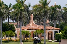 Informante cercano a Trump supuestamente le contó al FBI sobre documentos clasificados en Mar-a-Lago