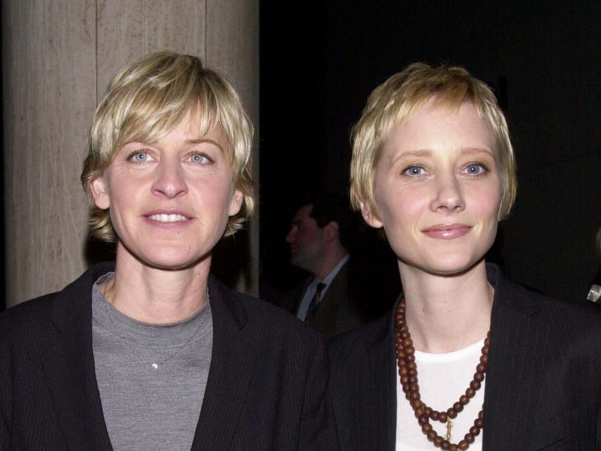 Ellen DeGeneres (izquierda) y la actriz Anne Heche