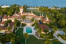 Las alucinantes excusas de Trump para los documentos de Mar-a-Lago se siguen acumulando