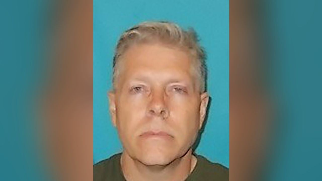 Edward Leclair, de Texas, murió tras beberse una botella de líquido turbio mientras un jurado le condenaba por agresión sexual a menores